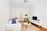 Private Oasis In The Heart of Manly - Bundaberg Accommodation