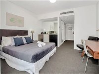Privately owned Hotel Room by Cairns Marina 222 - Palm Beach Accommodation