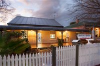 Rawson's Retreat - Five Bedroom Home - Walk CBD - Includes Breakfast - Accommodation Perth