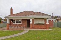 Red Brick Beauty - Central Cottage - Accommodation Perth