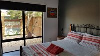 Red Ochre - Large 1BR with Private Courtyard - Melbourne Tourism