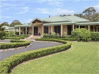 Reign Manor - large group accommodation - Accommodation Tasmania