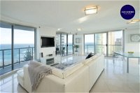 Resort Style Beach Apartment - Surfers Paradise - Accommodation NSW
