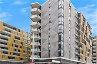 Riverside apartment Next to Sydney Olympic Park - Geraldton Accommodation