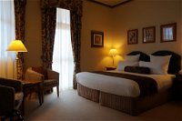 Royal Exchange Hotel - Tourism Caloundra