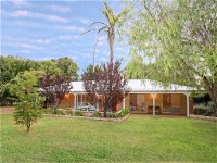 Seabreeze House - So Close to the Beach - Maitland Accommodation