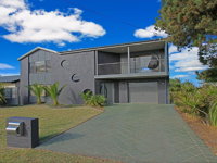 Seaside Escape - at Jones Beach swimming pool - Accommodation Coffs Harbour
