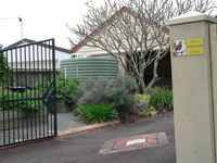 Self-contained 2 bedroom Apartment - Accommodation NSW