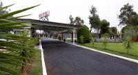 Silver Oaks Motel - Accommodation Airlie Beach