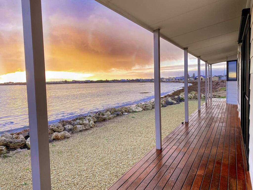 Pelican Point SA Accommodation Batemans Bay