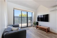 Spacious 2 Bedroom Inner City Townhouse with Private Rooftop - QLD Tourism