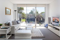 Spacious Modern Apartment In Sydney's North Shore - Tweed Heads Accommodation