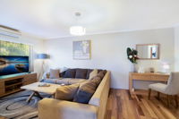 Spacious Renovated Apartment In Quiet Area - Accommodation Tasmania