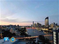 Spacious River Front 2 Bed Apt Central Location - Accommodation NSW
