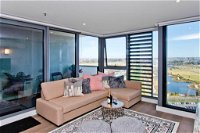 Spectacular Private Balcony Views with Pool - Accommodation QLD