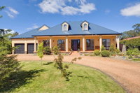 Stately Bowral Designer Home - Mount Gambier Accommodation