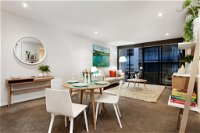 StayCentral on Nott - Accommodation Australia