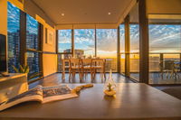 STUNNING Luxury 2beds2bathAPT CBD Haymarket - Accommodation Airlie Beach