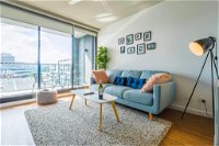 Stylish 2-bedroom apartment in Fortitude Valley - Accommodation Melbourne