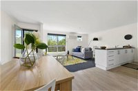 Stylish and Spacious Launceston Villa  Free Wifi - Accommodation Sunshine Coast