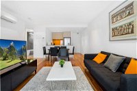 Stylish Apartment With Large Balcony and Parking - Accommodation Sunshine Coast