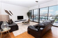 Stylish Inner City Penthouse Apartment - Accommodation Port Hedland