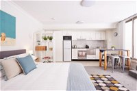 Stylish Manly Studio With BBQ Terrace and Parking - Accommodation Brisbane