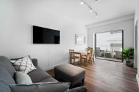Sunlit 1 Bedroom Apartment right at Bondi Beach - Accommodation Adelaide