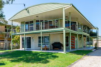 Sunsets from your front patio - Sylvan Beach Esp Bellara - Accommodation Noosa