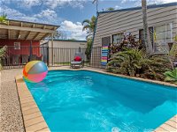 Surf Club House Pet Friendly Sunshine Coast Holiday House Marcoola - Melbourne 4u