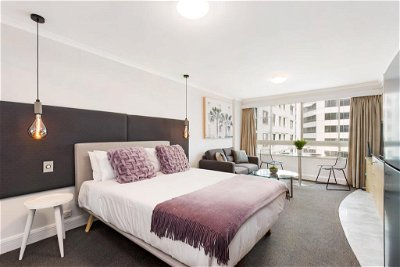Sydney CBD Studio Apartment with Stunning View of Darling Harbour (1704 KNT)