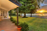 Tara Downs on Lake Albert - Accommodation Brisbane