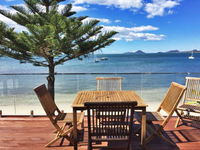 The Beach House' 169 Soldiers Point Road - right on the waterfront - Accommodation NSW