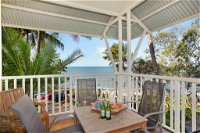 The Beach Shack 3BR Waterfront Resort Own WIFI - Accommodation ACT