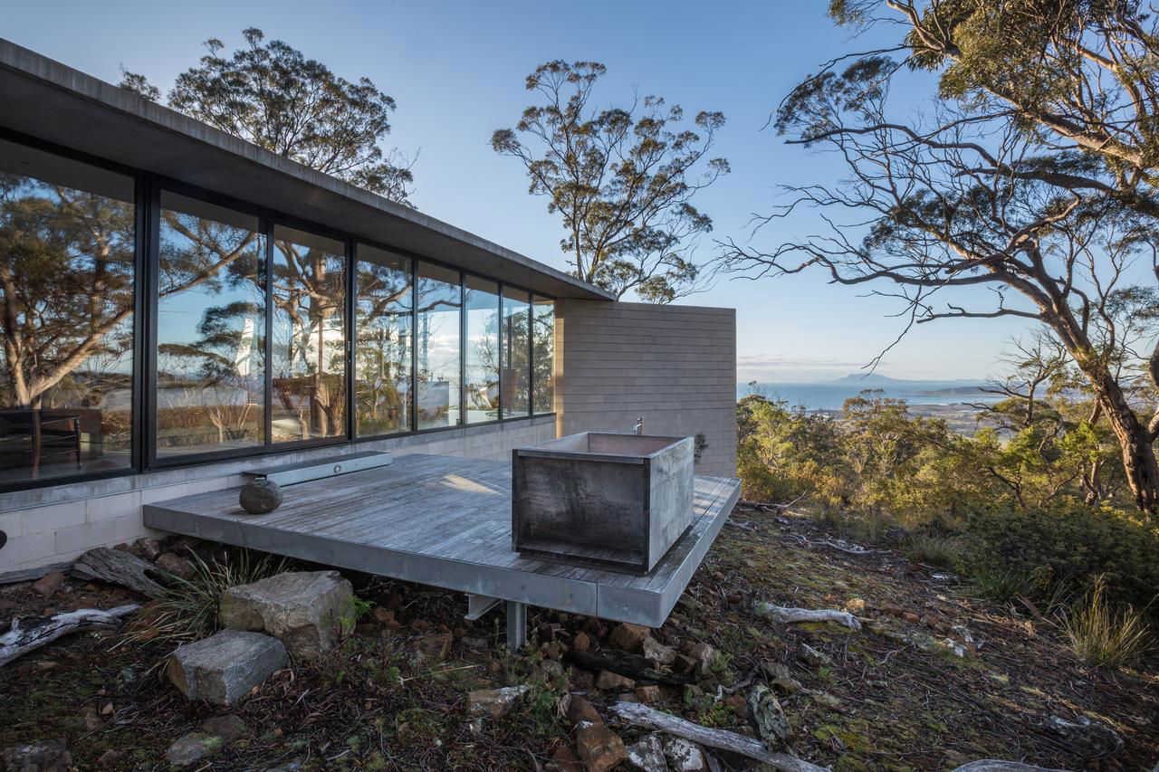 Rocky Hills TAS Accommodation Main Beach