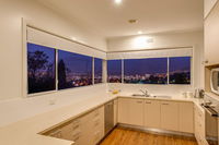 City Lights - Maitland Accommodation