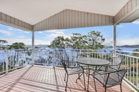 Waterfront Spectacular - Lennox Head Accommodation