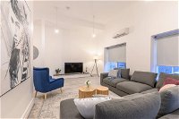 Unique 3 Bedroom Central CBD Townhouse - Accommodation Find