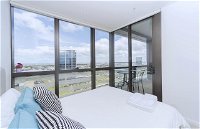 Brilliant Victoria Harbour Waterfront - Accommodation Brisbane