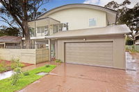 The Beach Townhouse - Redcliffe Tourism