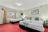 The Calzburg Guest Home - Port Augusta Accommodation