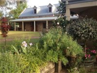 The Coach House on River and Park - QLD Tourism
