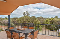 The Curly Seahorse - Tweed Heads Accommodation