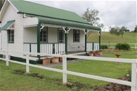 The Dollhouse Cottage - Accommodation Brisbane