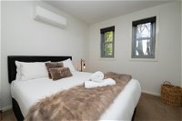 The Endsleigh -1 Bedroom Villa Free Wifi Near CBD - Accommodation Whitsundays