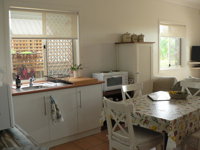 The Friendly Chat Bed and Breakfast - Accommodation Rockhampton