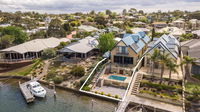 The Loft - Waterfront with Private Pool