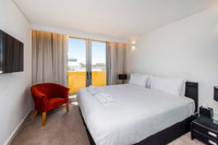 The Nest - Cosy Space on Newcastle Street with Roof Terrace - Accommodation Brisbane