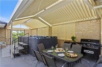 The Orient - Family  Pet Friendly - Huge Spa - Australia Accommodation