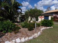 The Red Piranha - Rainbow Beach Close to everything air con and pet friendly - Accommodation Cooktown